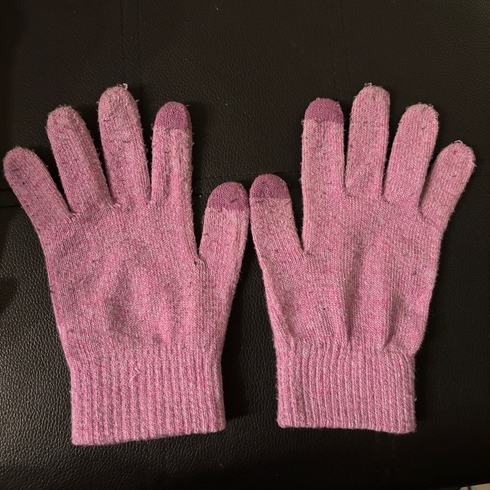 Soft Pink Knit Gloves